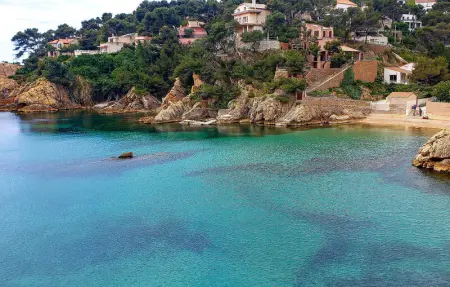 Location Maison 6 personnes à Belcodène - Photo 2