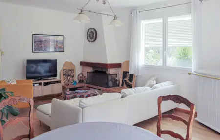 Location Maison 6 personnes à Belcodène - Photo 4