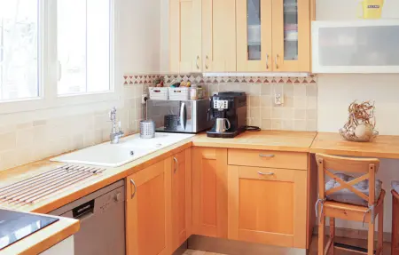 Location Maison 6 personnes à Belcodène - Photo 5