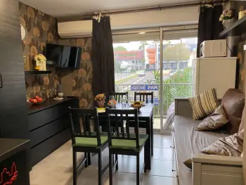 Apartment in Balaruc les Bains,Charmant T2 rénové avec clim, WiFi et parking à 15 min des Thermes de Balaruc-les-Bains FR-1-553-229 N°956204