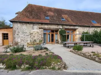 Gite à Blomard,Refuge familial avec piscine, aire de jeux et confort moderne à Blomard FR-1-489-465 N°956516