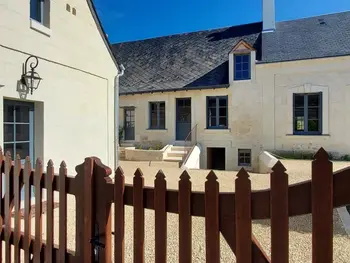 Gîte in Benais,Gîte de charme avec jardin au cœur des châteaux, WiFi, parking inclus FR-1-381-543 N°957314