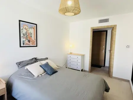 Appartement Moderne à Calvi, 2 Chambres, Parking Privé, Proche Plage et Commerces - Photo 3