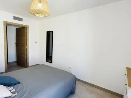 Appartement Moderne à Calvi, 2 Chambres, Parking Privé, Proche Plage et Commerces - Photo 14