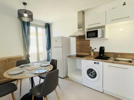 Appartement Moderne à Calvi, 2 Chambres, Parking Privé, Proche Plage et Commerces - Photo 17