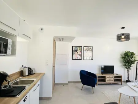 Appartement Moderne à Calvi, 2 Chambres, Parking Privé, Proche Plage et Commerces - Photo 21