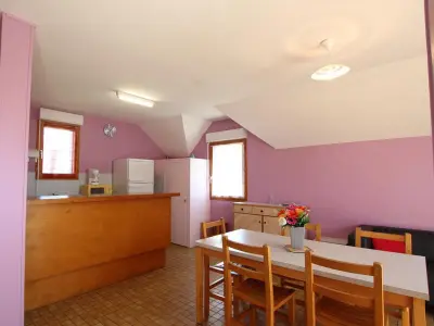 Gite à Surtainville, Maison cosy proche de la mer avec jardin, BBQ et wifi à Surtainville - L957403