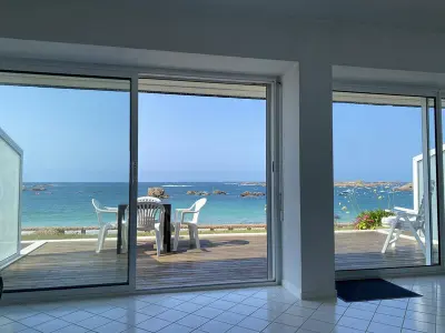 Appartement à Trégastel, Appartement avec terrasse, accès direct plage, parking privé - L958111