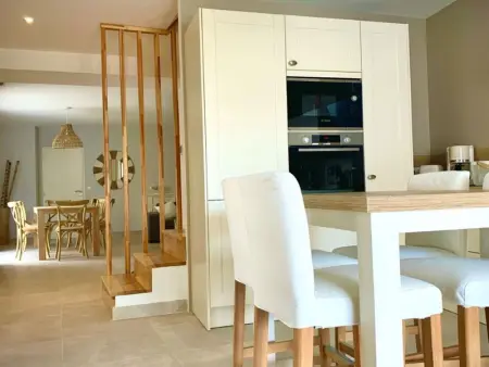 Maison rénovée avec garage et terrasses à Mèze - Photo 2