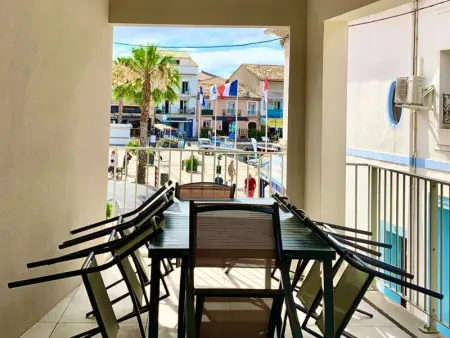 Maison rénovée avec garage et terrasses à Mèze - Photo 3