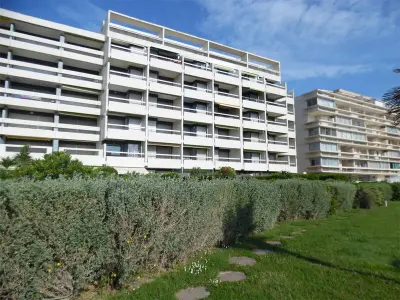 Appartement à Canet Plage, Studio rénové climatisé avec parking privé à Canet-Plage - L958996