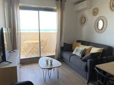 Appartement à Canet Plage, Deux-pièces rénové avec climatisation et parking à 300m de la plage - L958998