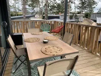 Chalet en Jullouville,Chalet de standing pour 4 pers., piscine couverte et chauffée, à deux pas de la plage, Wi-Fi gratuit FR-1-361-515 N°959222