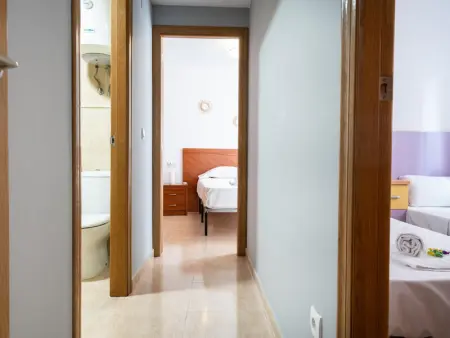 Appartement 2 chambres à 80m de la plage avec WiFi et climatisation - Photo 7