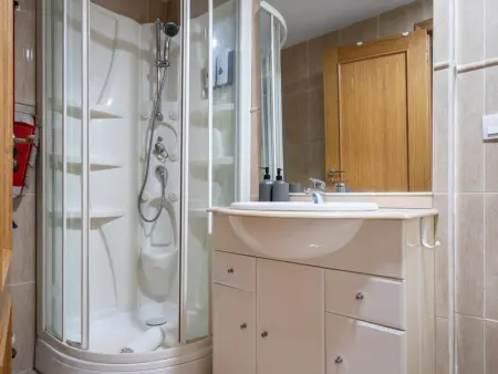 Appartement 2 chambres à 80m de la plage avec WiFi et climatisation - Photo 10