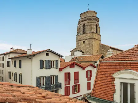 Charmant T3 sous les toits, centre historique de St-Jean-de-Luz, proche plage et commerces - Photo 3