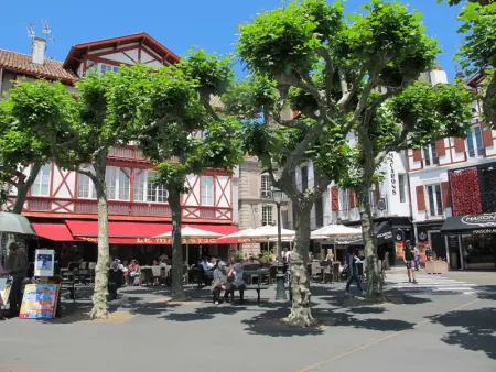 Charmant T3 sous les toits, centre historique de St-Jean-de-Luz, proche plage et commerces - Photo 12