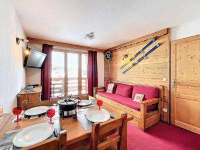 Appartement à La Toussuire, Appartement cosy avec balcon, parking et piscine, à 500m des pistes - L960899