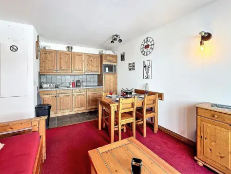 Appartement cosy avec balcon, parking et piscine, à 500m des pistes - Photo 2