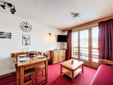 Appartement cosy avec balcon, parking et piscine, à 500m des pistes - Photo 3