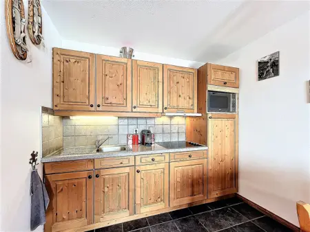 Appartement cosy avec balcon, parking et piscine, à 500m des pistes - Photo 5