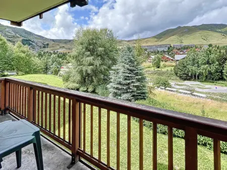 Appartement cosy avec balcon, parking, piscine et navette à 150m du centre et 500m des pistes - Photo 14