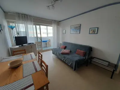 Appartement à Saint Hilaire de Riez, Appartement avec parking à 2 pas de la plage, animaux admis - L960901