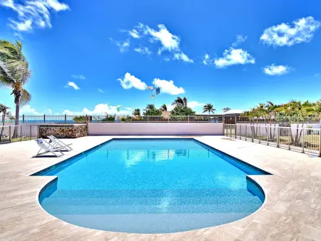 Appartement 2 chambres face plage avec piscine, wifi et parking - Baie Orientale - Photo 1