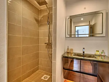 Appartement 2 chambres face plage avec piscine, wifi et parking - Baie Orientale - Photo 13