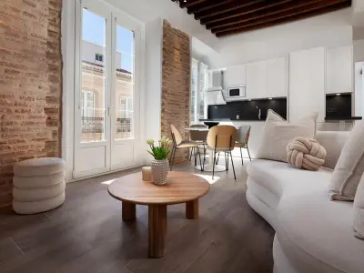 Appartement à Málaga, Appartement lumineux et rénové avec 5 balcons en plein centre historique de Málaga - L961166