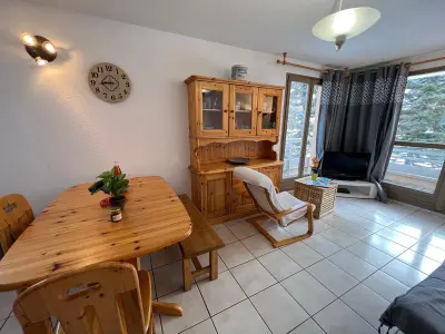 Appartement à La Salle les Alpes, Appartement spacieux 3 chambres avec balcon, parking - L961571