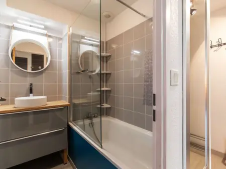 Appartement T2 cabine, terrasse, piscine, parking, proche commodités et ski, Luz-Saint-Sauveur - Photo 8