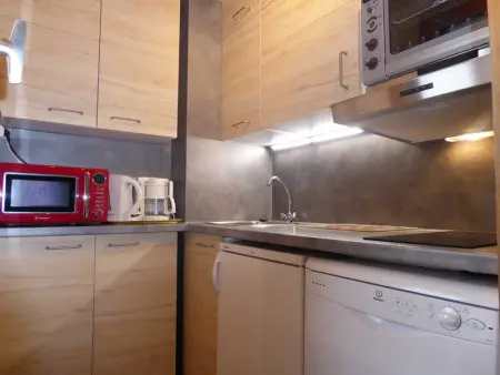 Charmant appartement rénové 2/3 pièces pour 5 pers, proche pistes et commerces, parking gratuit - Photo 3