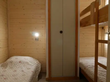 Charmant appartement rénové 2/3 pièces pour 5 pers, proche pistes et commerces, parking gratuit - Photo 5