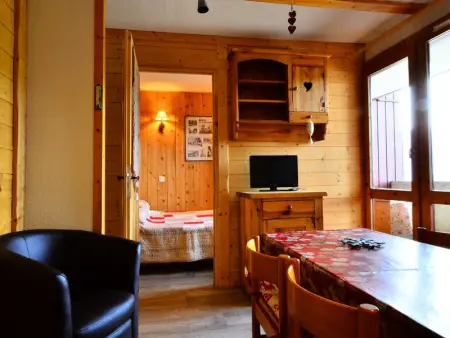 Charmant appartement rénové 2/3 pièces pour 5 pers, proche pistes et commerces, parking gratuit - Photo 6