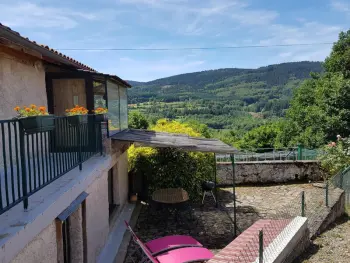 Gite à Laprugne,Gîte calme avec poêle à bois, terrasse et animaux admis FR-1-489-470 N°961651