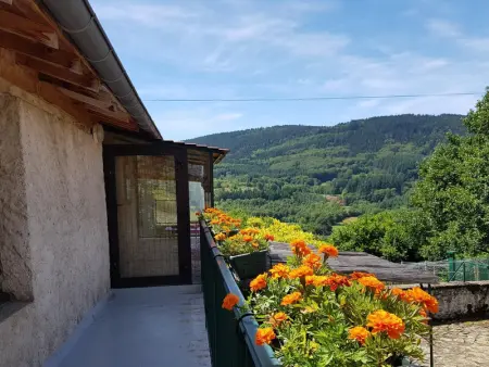 Gîte tranquille avec poêle à bois et activités nature - Photo 1