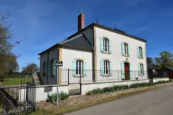 Borgoña, Casa en Verneuil, LE Moullin Mouille FR-58300-10 N°704157