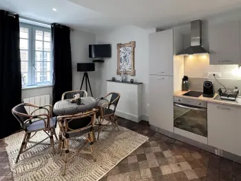 Appartement à Moulins,Studio de charme 30m², centre historique de Moulins, 2 lits jumelables, tout équipé, proche commodités FR-1-489-472 N°962757