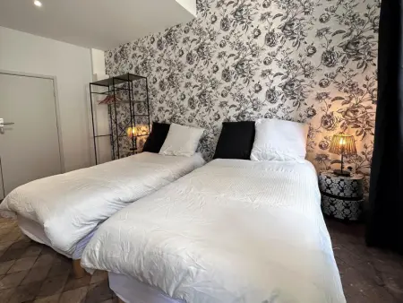 Studio de charme 30m², centre historique de Moulins, 2 lits jumelables, tout équipé, proche commodités - Photo 2