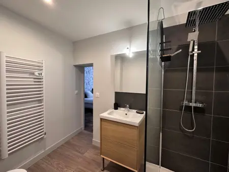 Studio de charme 30m², centre historique de Moulins, 2 lits jumelables, tout équipé, proche commodités - Photo 4