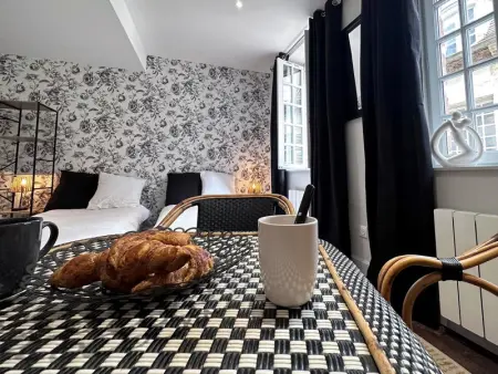 Studio de charme 30m², centre historique de Moulins, 2 lits jumelables, tout équipé, proche commodités - Photo 7