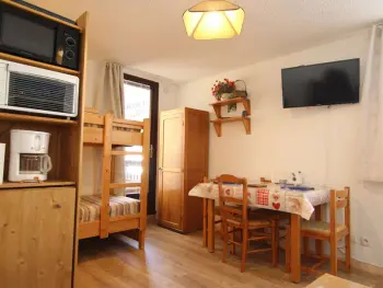 Appartement à Saint Chaffrey , Studio cosy à Saint-Chaffrey - 3 couchages, équipé, proche pistes ski, WiFi en option - N°962984