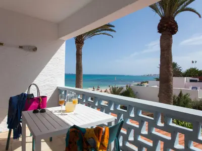 Appartement à Corralejo, Charmante Maison avec Terrasse à Corralejo, Proche Plage et Commerces - L963591