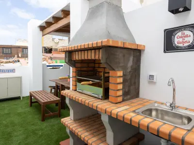 Appartement à Corralejo, Maison de Vacances Rénovée avec Terrasse et Proche Plage à Tuineje, Fuerteventura - L963605