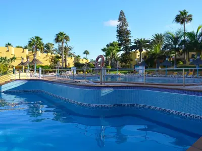 Appartement à Corralejo, Maison de vacances avec piscine à Corralejo, proche des plages et commodités - L963608