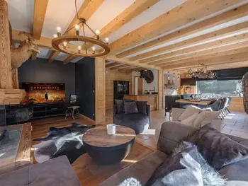 Chalet in Morzine,Superbe chalet pour 14 pers. avec spa, cheminée et fitness, à 10 min du centre de Morzine FR-1-754-17 N°963627