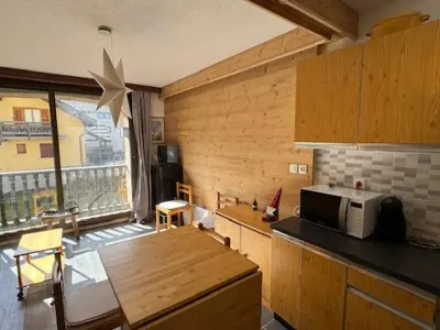 Appartement à Montgenèvre, Studio lumineux 4 pers, pistes et commerces à 50m, animaux admis - L965131