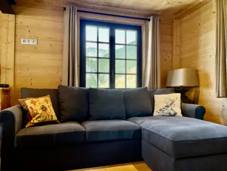 Chalet cosy rénové, 4 chambres, terrasse, wifi, parking, près village et ski-bus - Photo 3