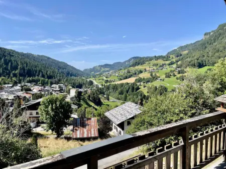 Chalet cosy rénové, 4 chambres, terrasse, wifi, parking, près village et ski-bus - Photo 5